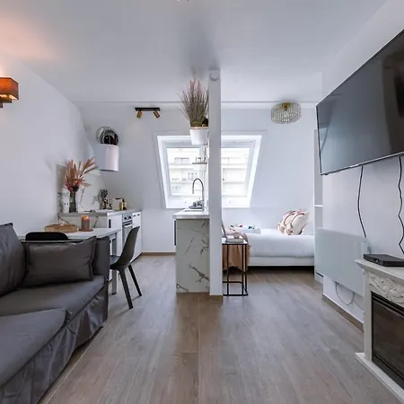 Brand New Holiday Flat In A Location, Just Around The Corner From The Sea And The Beach 尼乌波特